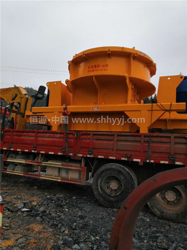 Sand making machine